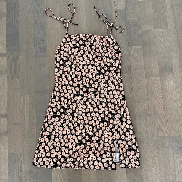 Princess Polly Franklyn mini dress | Black floral strappy mini dress | US size 0 - Picture 4 of 12
